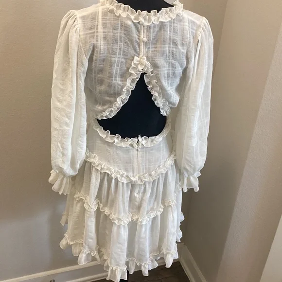 Selfie Leslie ruffle v neck white cut out long sleeve dress - Picture 7 of 14